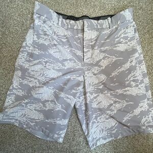 Nike Men's Gray Camouflage Cargo Shorts